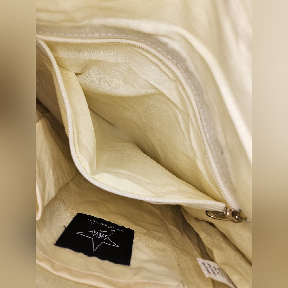 Area Stars Zipper Tote - Picture 6 of 8